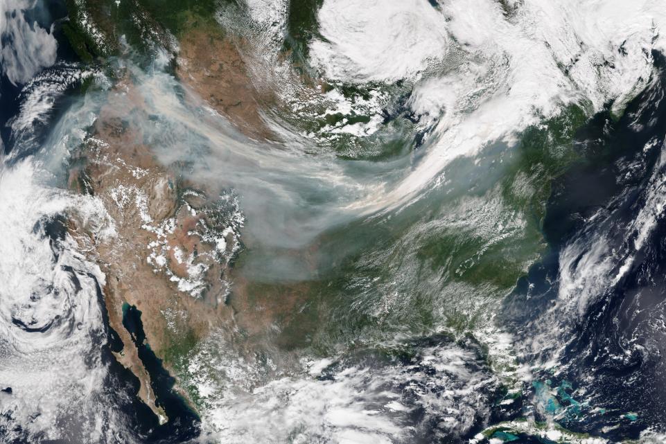 https://cdn2.hubspot.net/hubfs/604407/blog-files/wildfire_smoke_Sept7.jpg